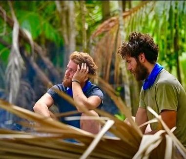 Survivor 4: Η φωτογραφία Μπάρτζη-James έγινε viral στο Twitter και κάτι μας θύμισε (pic)