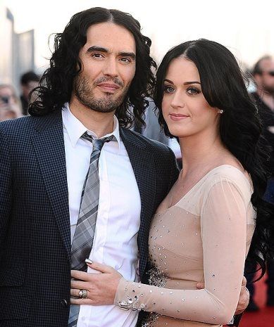 H Katy Perry αποκάλυψε τον τραγικό τρόπο με τον οποίο τη χώρισε ο Russell Brand!
