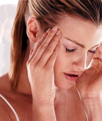 Πώς να αντιμετωπίσετε μόνοι σας τον επίμονο πονοκέφαλο με τη βοήθεια της λεβάντας!