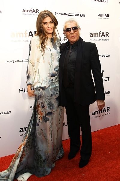 Η Elisa Sednaoui στο πλάι του Roberto Cavalli