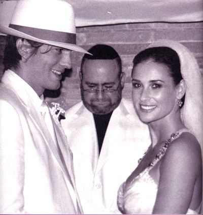 Η Demi Moore απάτησε τον Ashton Kutcher με γυναίκα