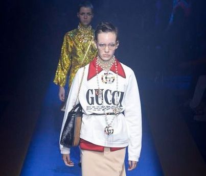 MFW S/S 2018: Στον Οίκο Gucci «πέρασαν» για ακόμα μία φορά στην retro nerdy πλευρά της μόδας