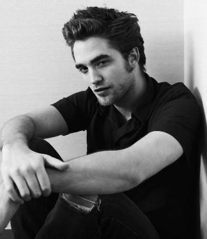 Ποιος star έβαλε σκοπό ζωής να κάνει τον Robert Pattinson να διαγράψει την Kristen;