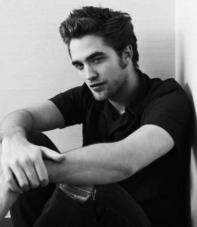 «Όσο κι αν μ' αρέσει το πέος, δεν τα έχω με τον Robert Pattinson»! Ποια το είπε για μας πείσει ότι δεν είναι ζευγάρι με τον star;