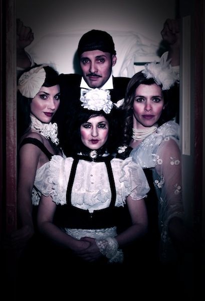 Η ομάδα Demonius παρουσιάζει το cabaret «Ο μαύρος σκύλος»