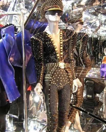 Ρίχνουμε μια ματιά στο pop-up κατάστημα του Nicola Formichetti