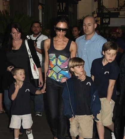 Τι κάνει η Victoria Beckham όταν η οικογένειά της κοιμάται;