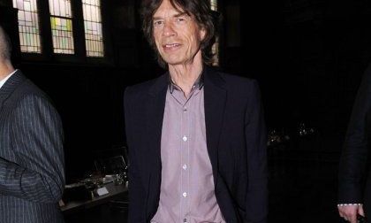Ο Mick Jagger παρουσιαστής;
