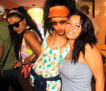 Rihanna: ημίγυμνη για άλλη μία φορά στο διαδίκτυο