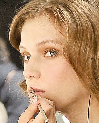 Lip-gloss: Στοχεύστε κέντρο