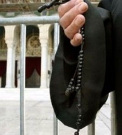 Απέσπασαν από ιερέα 3.000ευρώ