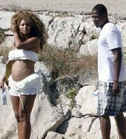 Δείτε γυμνή την εγκυμονούσα κοιλιά της Beyonce