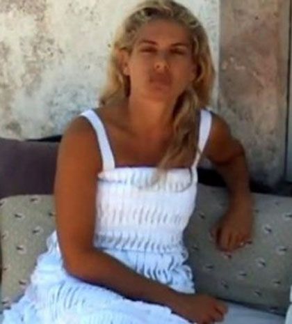Η Άντζελα Ισμαήλου προσέλαβε.... εθελοντές! (Και άλλα "μαργαριτάρια")