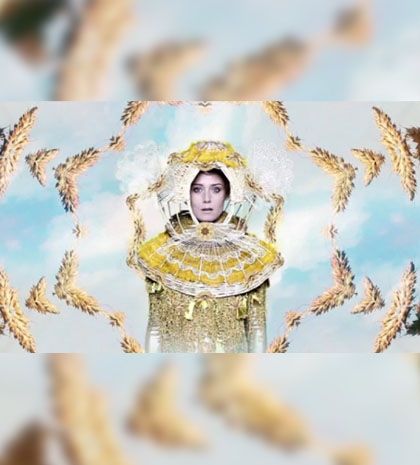 Τι κάνει η pop diva Roisin Murphy στα χωράφια;