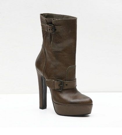 Fashion Trend: μια iconic μπότα του Tsakiris Mallas