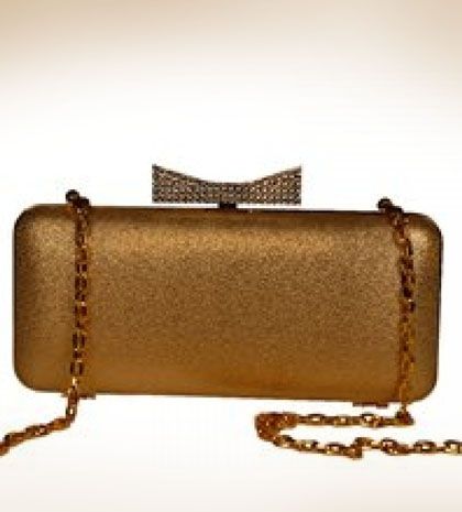 Ένα clutch με χρυσόσκονη