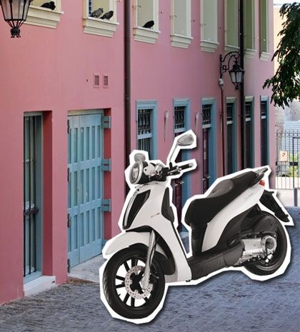 Οι πιο ξεχωριστές "βολτάδες" στην πόλη με μηχανή