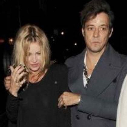 Kate Moss: Αρνείται πεισματικά να γίνει... νοικοκυρούλα!