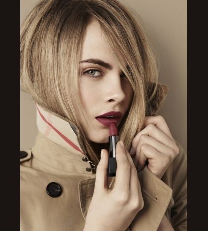 Burberry Beauty Lip Velvet: η νέα, υπέροχη σειρά κραγιόν του βρετανικού οίκου