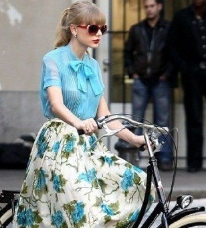 Η Taylor Swift συνεργάζεται με τα Keds