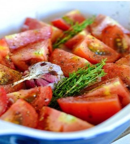 Πότε βάζουμε ελαιόλαδο και ντομάτα στο μαγείρεμα;