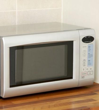 Πώς να καθαρίσετε τον φούρνο μικροκυμάτων σας