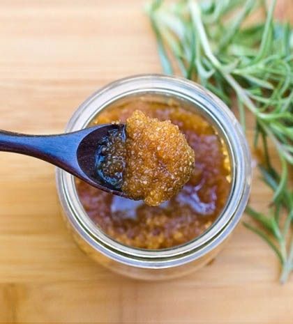 Αναζωογονητικό scrub σώματος με γκρέιπφρουτ και μέλι