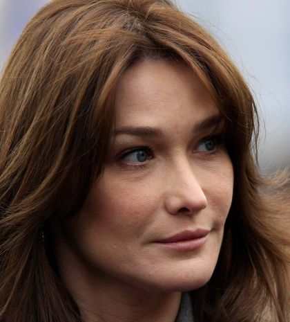 Carla Bruni: «Το να είμαι Πρώτη Κυρία πραγματικά έκανε κακό στη δουλειά μου»