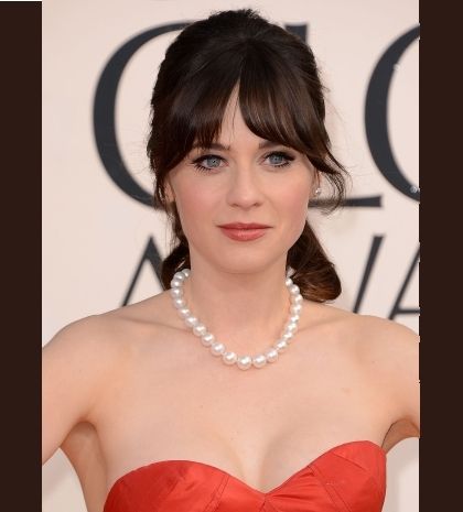 Θέλετε να κόψετε αφέλειες; Δείτε τι λέει η Zooey Deschanel για τις δικές της