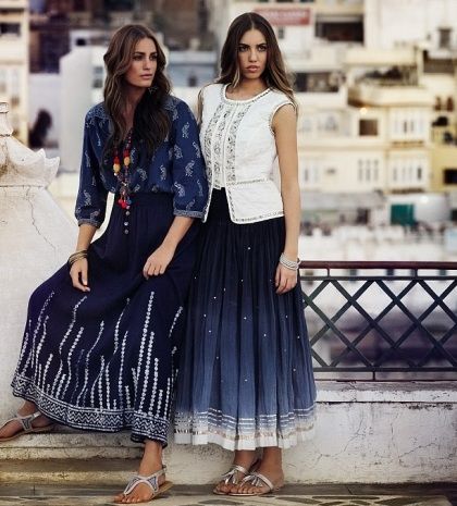 H Yasmin Le Bon στα 48 της μοιάζει συνομήλικη με την κόρη της Amber