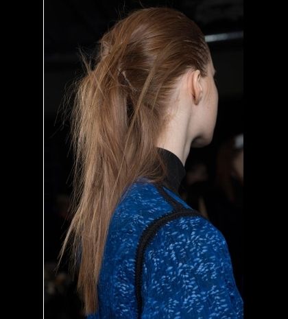 Backstage beauty: Πολυδιάστατα χτενίσματα στο show του οίκου Missoni