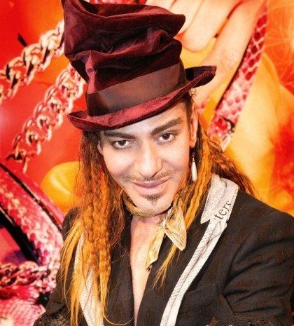 Ο John Galliano μιλάει για όλα