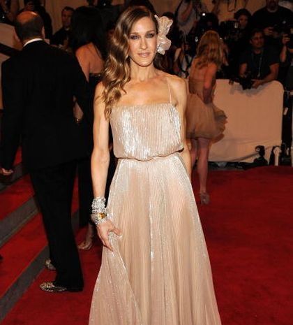H Sarah Jessica Parker δεν πληρώθηκε από τον οίκο Halston