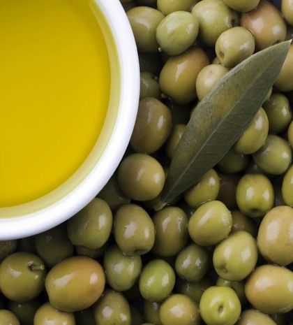 Πώς το ελαιόλαδο θα σας βοηθήσει να έχετε υγιές δέρμα όλο το καλοκαίρι