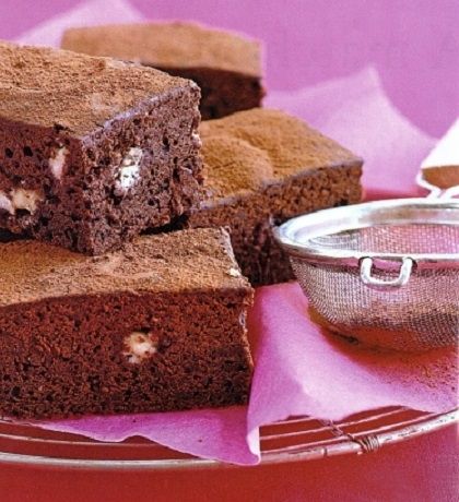 Brownies λευκής και σκούρας σοκολάτας