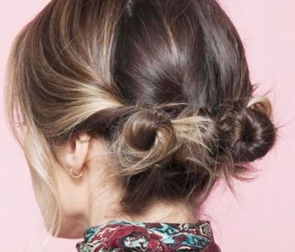 Macaron buns: Το hair trend που αγαπούν οι Γαλλίδες