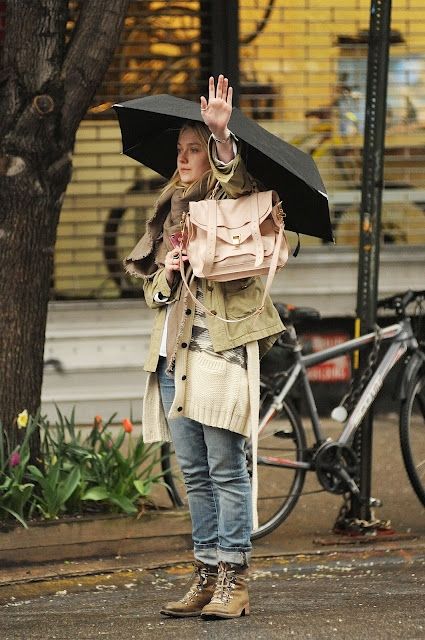 Dakota Fanning: το street style μιας βροχερής ημέρας