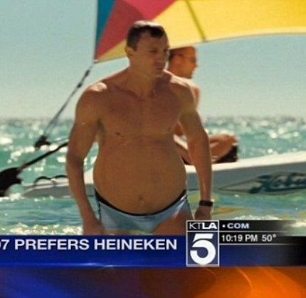 Δείτε τι έπαθε ο Daniel Craig από τις πολλές... μπύρες (video)