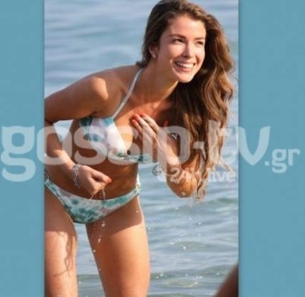 Η Ελληνικής καταγωγής Μις Πορτογαλία «ταράζει» τα νερά της Μυκόνου!