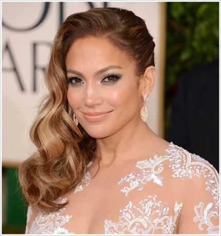 Θα τρίβετε τα μάτια σας: H JLo αποκάλυψε μια «ντροπιαστική» φωτό της από το παρελθόν!