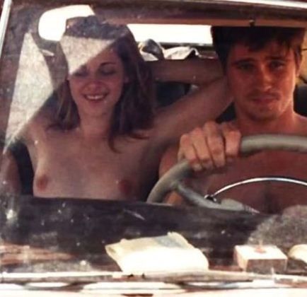 H Kristen Stewart γυμνόστηθη! Όλες οι φωτογραφίες