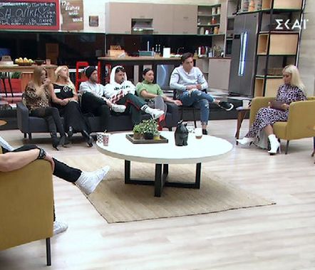 Power of Love: Η Μπακοδήμου «στρίμωξε» τους παίκτες για να μάθει ποιος έχει παιδί!