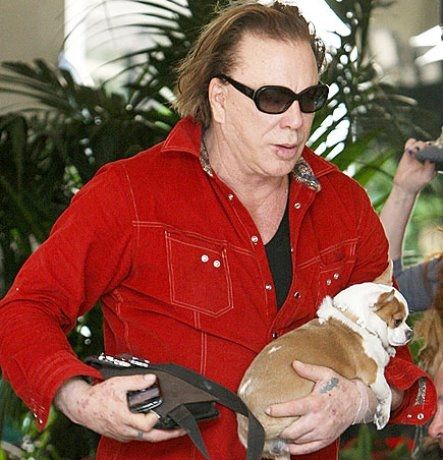 Ο Mickey Rourke για πρώτη φορά χωρίς την περούκα του!