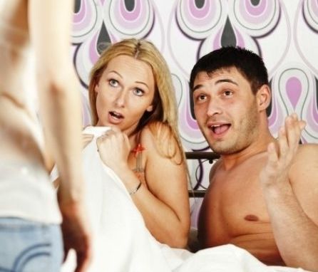 Ζώδια: Τα σημάδια ότι σε απατούν