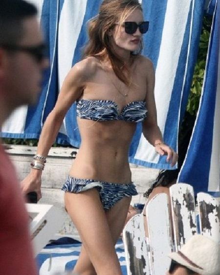 Οι νέες εικόνες της Rosie Huntington που σοκάρουν