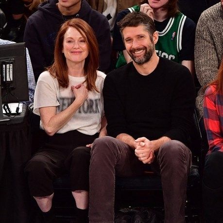 Δεν θα πιστεύεις στα μάτια σου! Η κόρη της Julianne Moore είναι πολύ πιο όμορφη απ’όσο νόμιζες