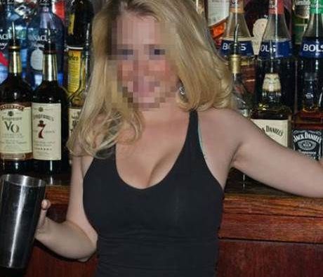 Η τρομακτική μεταμόρφωση μιας ξανθιάς barwoman