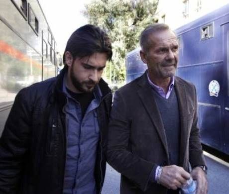 Η στιγμή που ο Κωστόπουλος οδηγείται στην Εισαγγελία και οι πρώτες δηλώσεις του