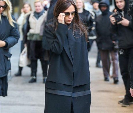 Eίμαστε σε σοκ! Η Victoria Beckham φοράει flat παπούτσια στους δρόμους της Nέας Υόρκης