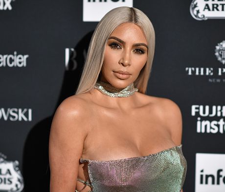 Χαμός με το νέο photoshooting της Kim Kardashian